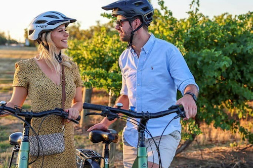Guided E-Bike Ride to Winery in Moama