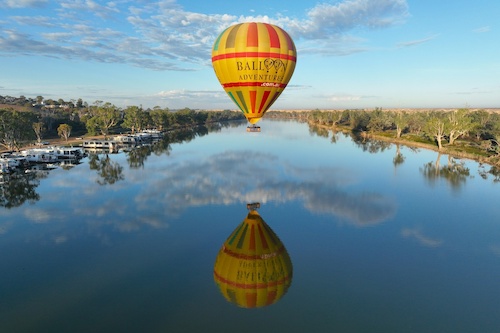 1 Hour Sunrise Balloon Flight with Barossa Breakfast