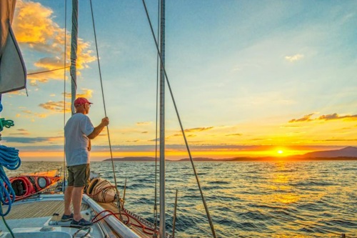 3 Hour Private Twilight Sail and Dinner from Hobart
